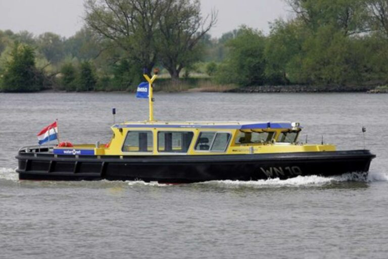 hybrid patrol vessel Waterspreeuw for Waternet in operation